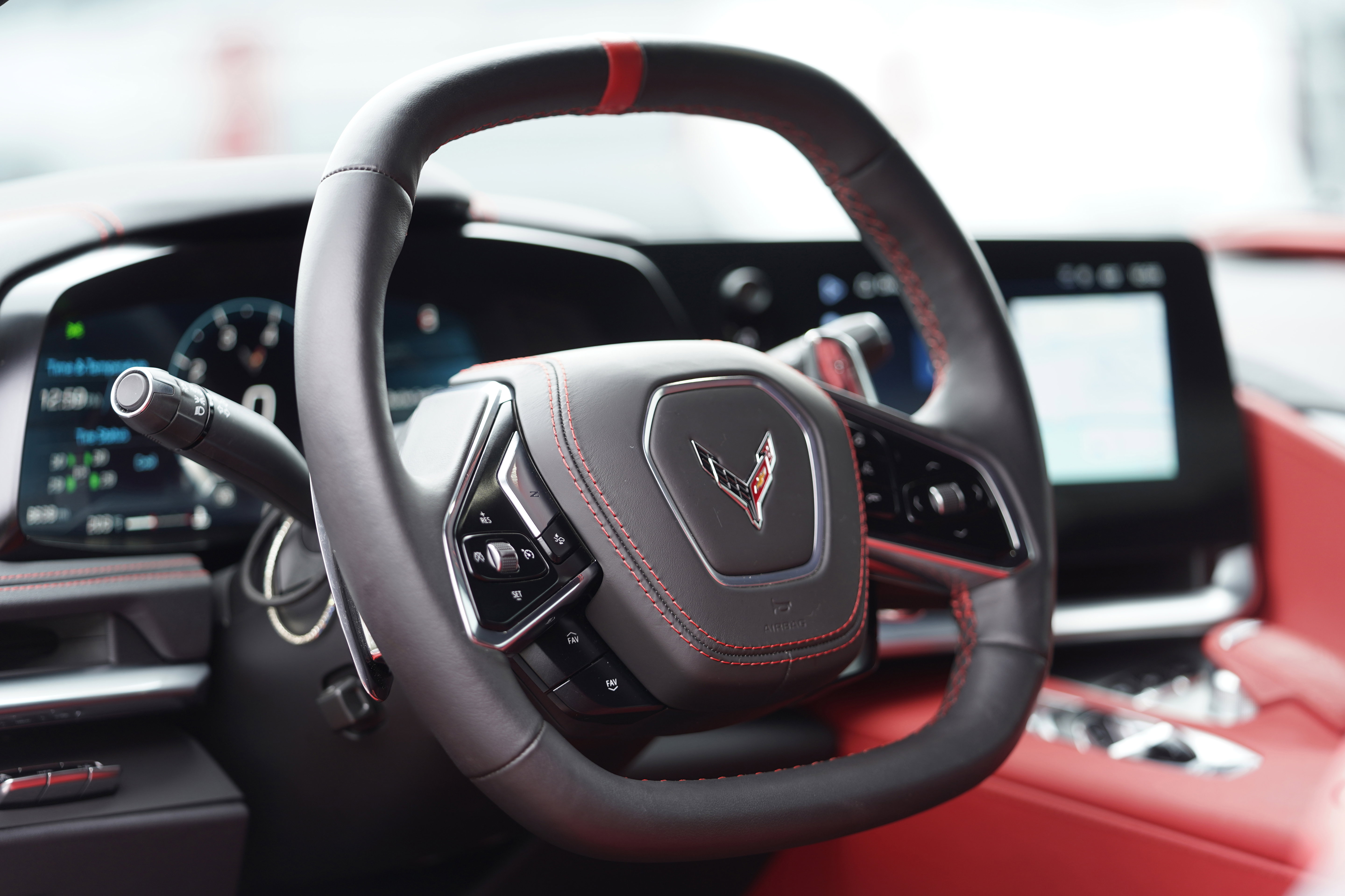 Used 2025 Chevrolet Corvette Stingray Preferred Cpe w/ 2LT RWD image 15