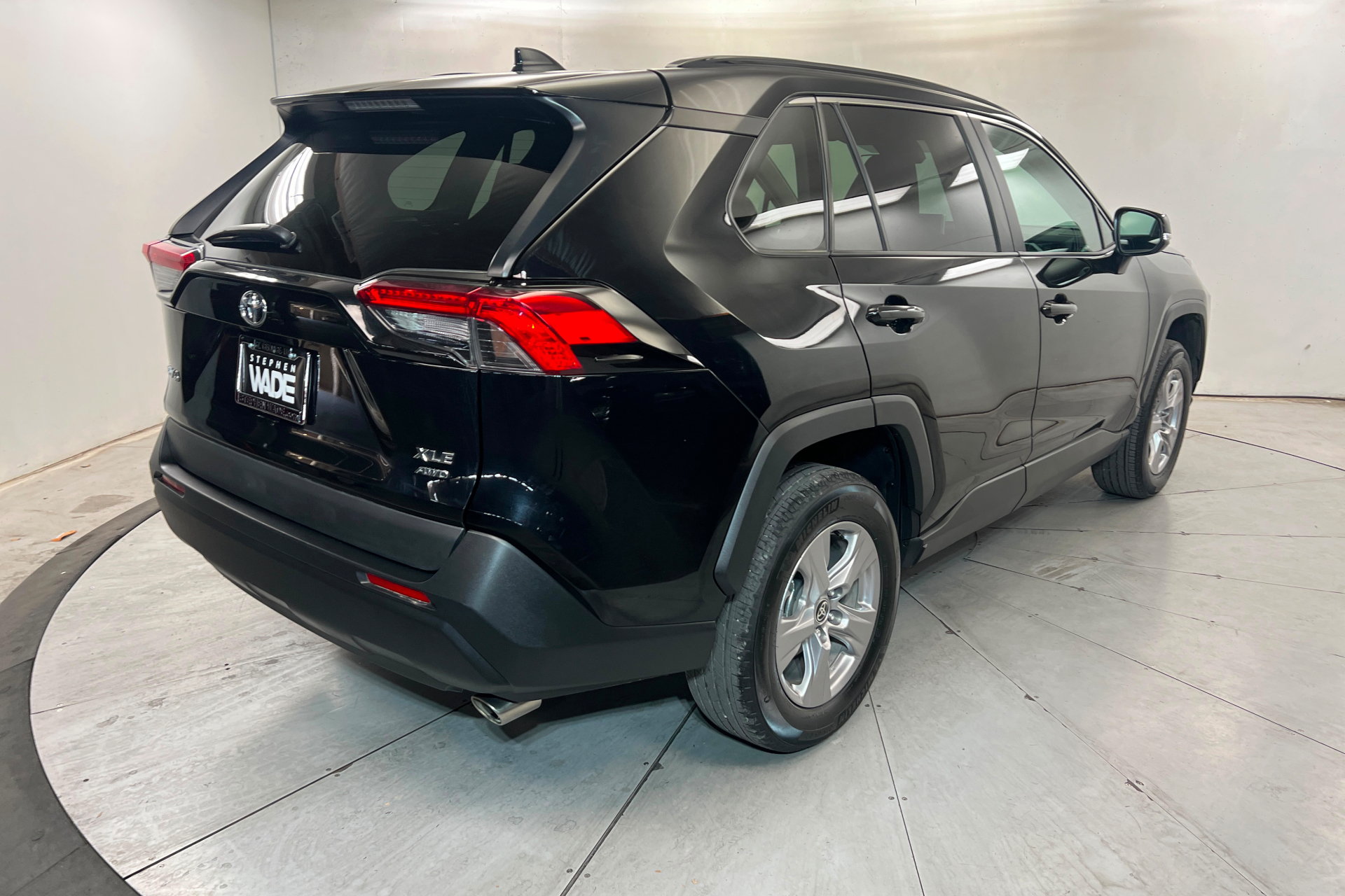 Used 2025 Toyota RAV4 XLE AWD/4WD image 5