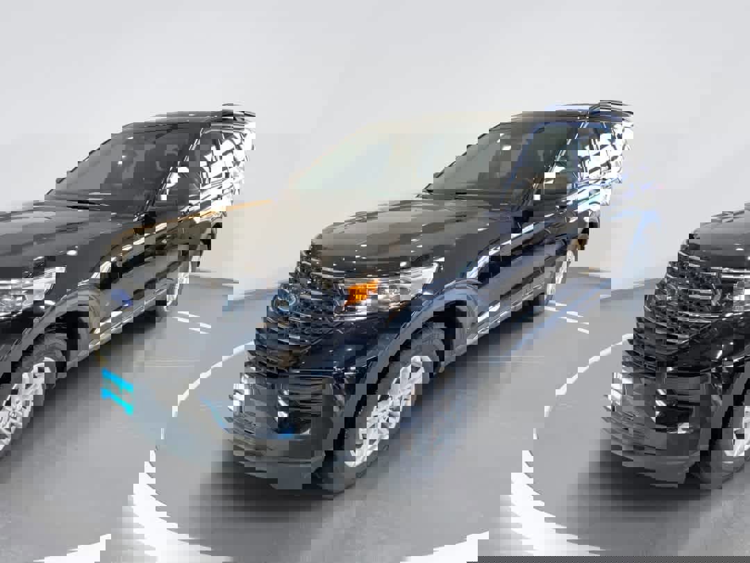 Used 2023 Ford Explorer XLT image 1