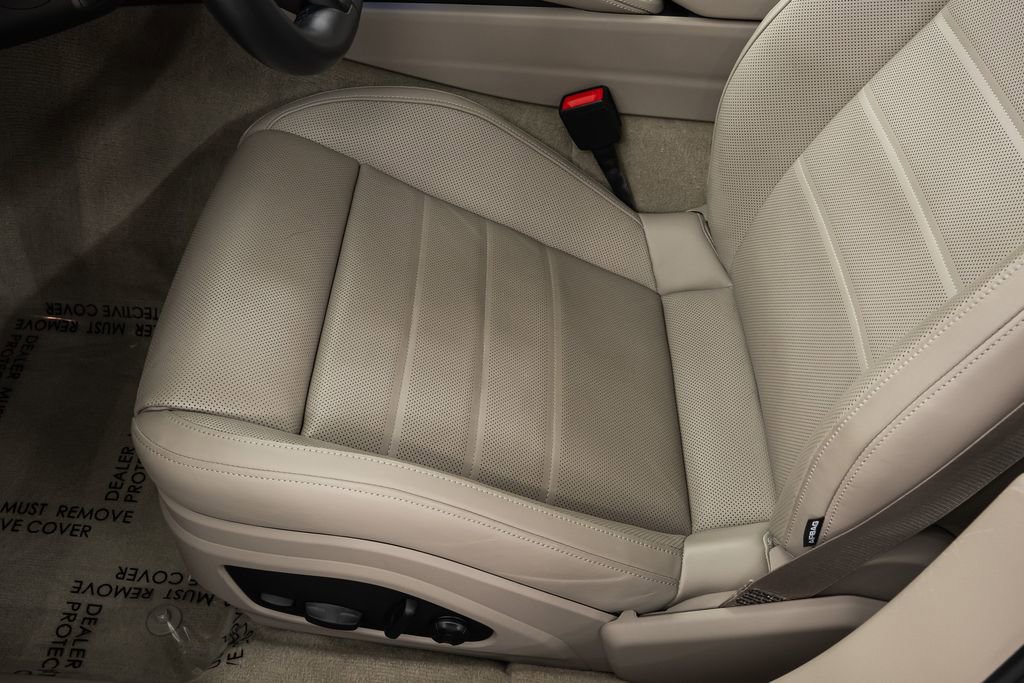 Used 2024 Porsche Panamera 4 image 43