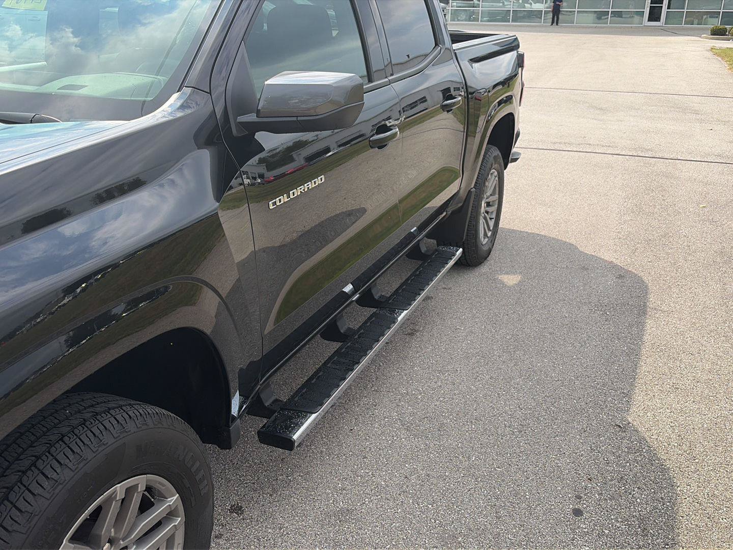 Used 2024 Chevrolet Colorado LT w/ LT Convenience Package II AWD/4WD image 11