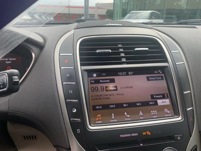 Used 2019 Lincoln Nautilus Reserve FWD image 11