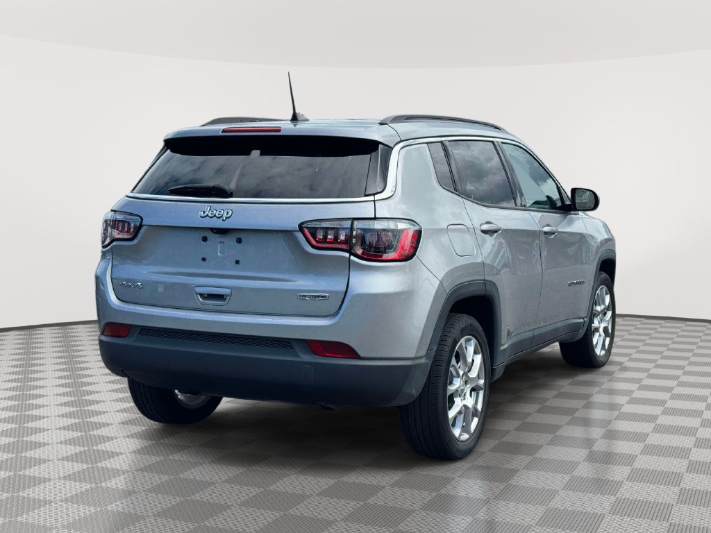Used 2022 Jeep Compass Latitude AWD/4WD image 4
