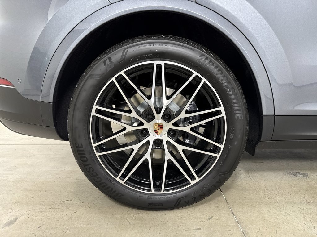 New 2026 Porsche Cayenne Coupe AWD/4WD image 16