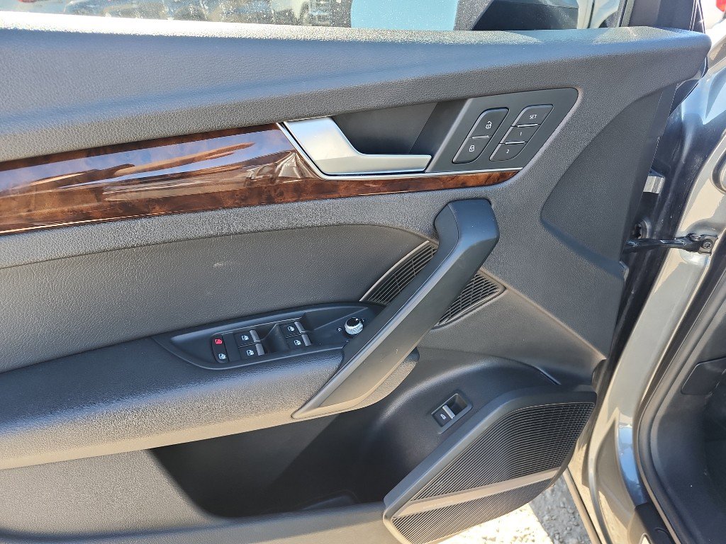 Used 2018 Audi Q5 2.0T Premium Plus w/ Premium Plus Package image 16