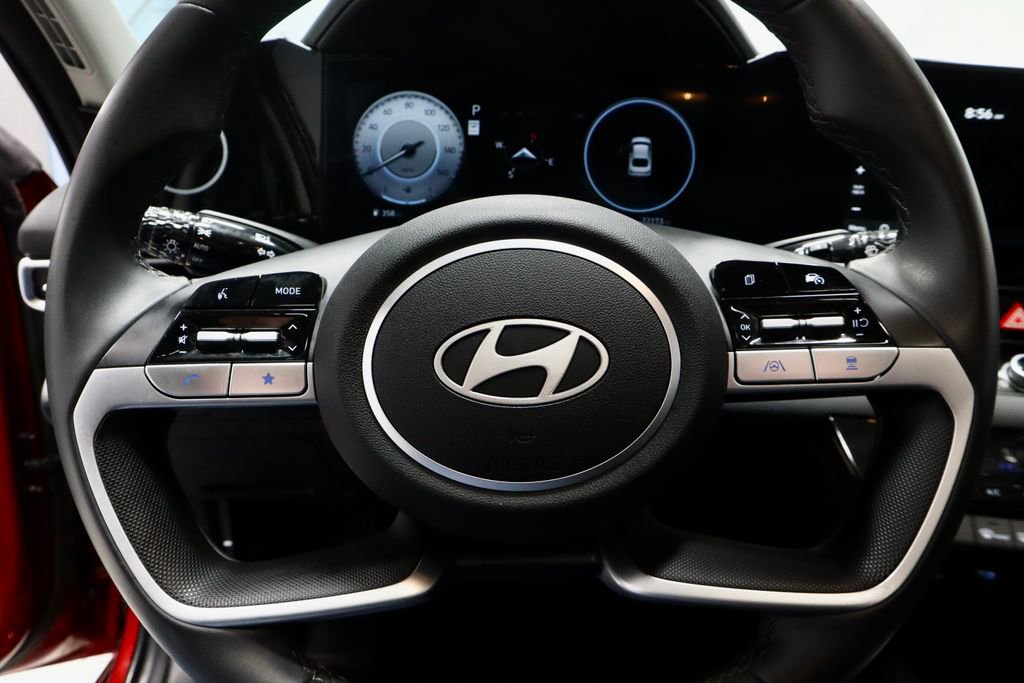 Used 2025 Hyundai Elantra SEL image 34
