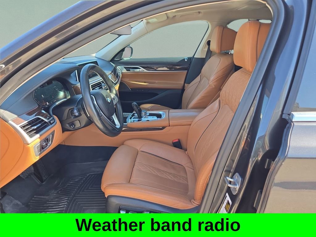 Used 2022 BMW 750i xDrive image 10