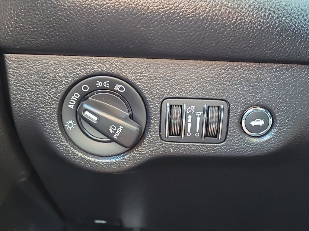 Used 2016 Dodge Challenger SXT Plus RWD image 27