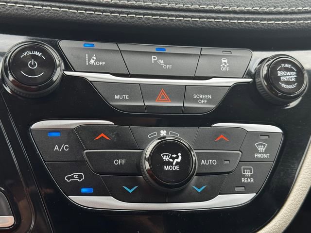 Certified 2023 Chrysler Pacifica Limited image 38