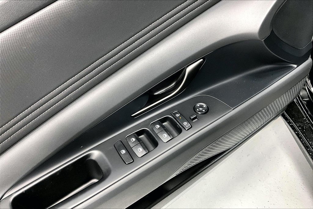 New 2026 Hyundai Elantra SEL Sport FWD image 18
