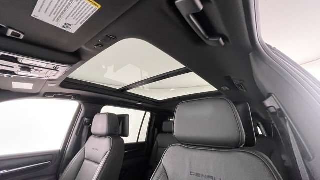 Used 2023 GMC Yukon XL Denali image 44