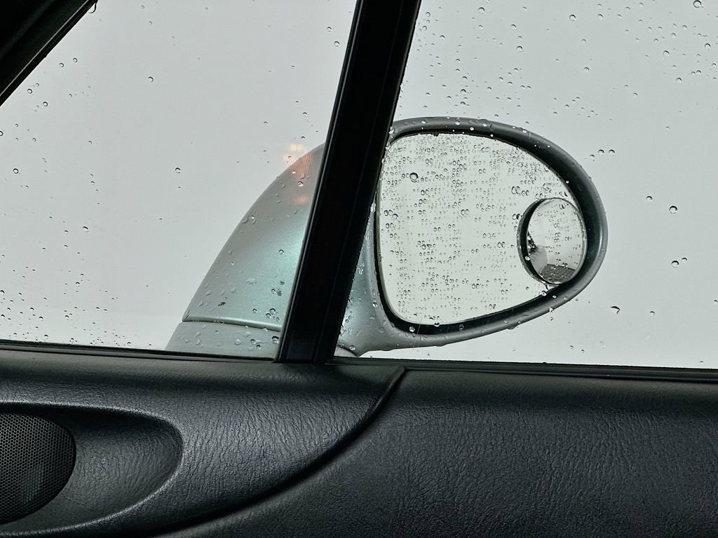 Used 2001 MAZDA MX-5 Miata image 22