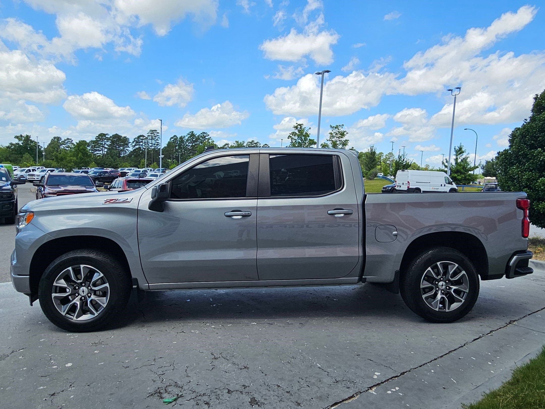 Used 2024 Chevrolet Silverado 1500 RST AWD/4WD image 4