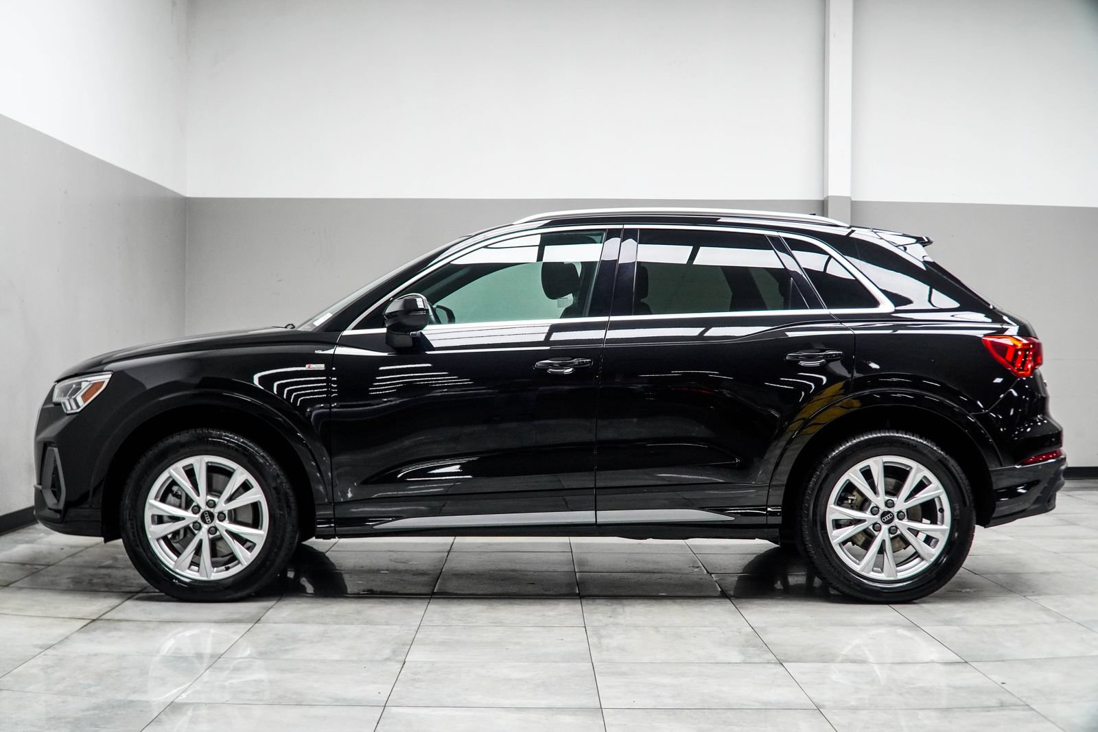 Used 2025 Audi Q3 2.0T Premium AWD/4WD image 11