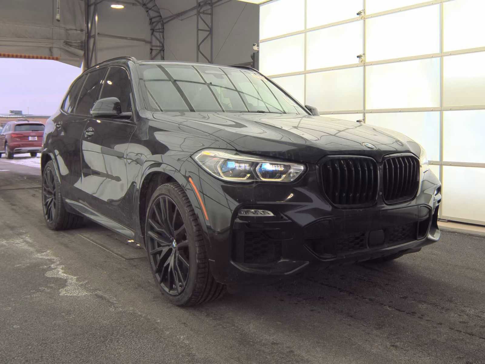 Used 2020 BMW X5 M50i w/ Executive Package image 1
