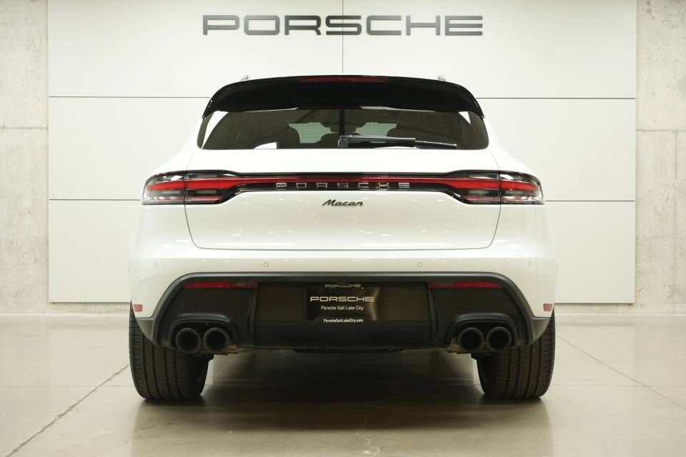 Certified 2026 Porsche Macan AWD/4WD image 12