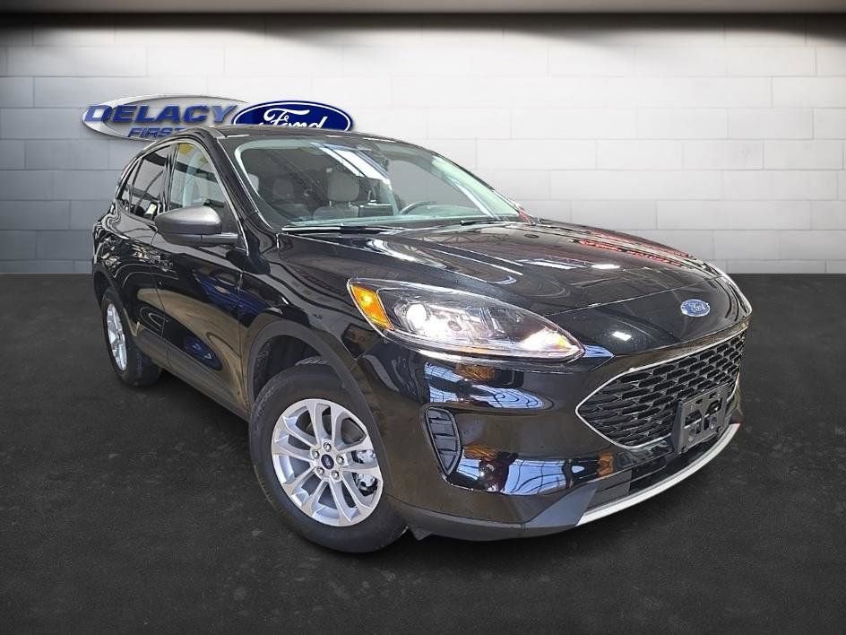 Used 2022 Ford Escape SE w/ Cold Weather Package image 7