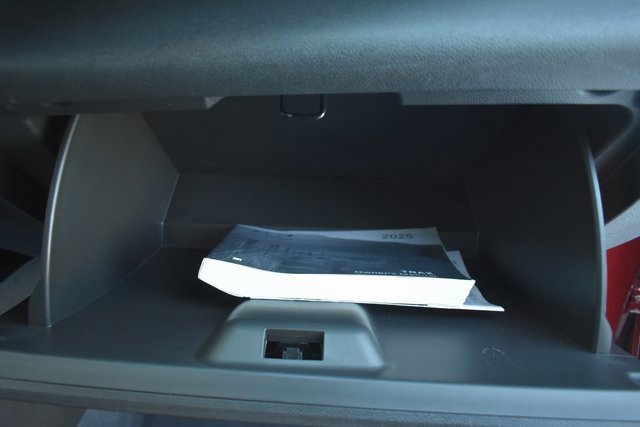 Used 2025 Chevrolet Trax LT w/ LT Convenience Package image 42