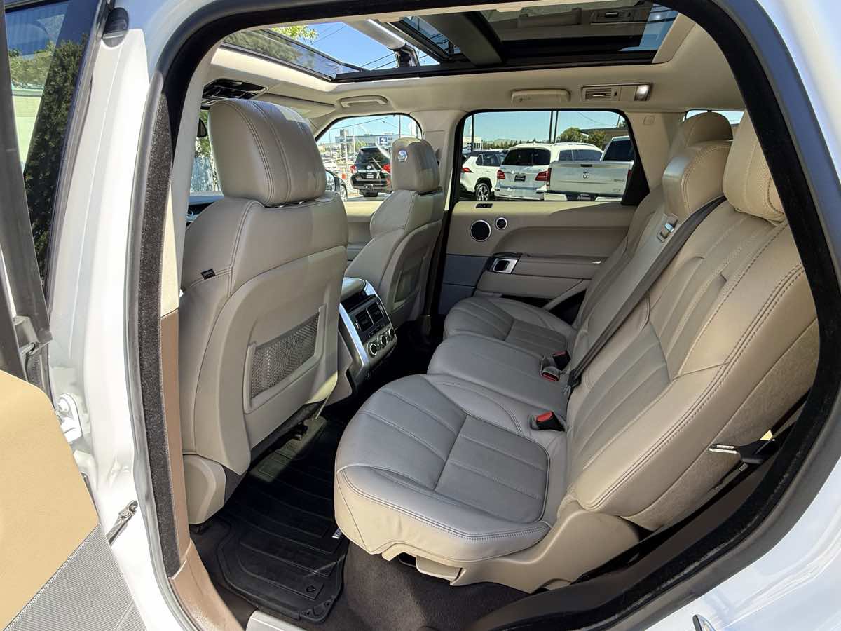 Used 2015 Land Rover Range Rover Sport HSE image 6