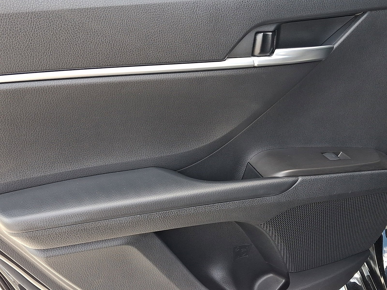 Used 2023 Toyota Camry SE FWD image 12