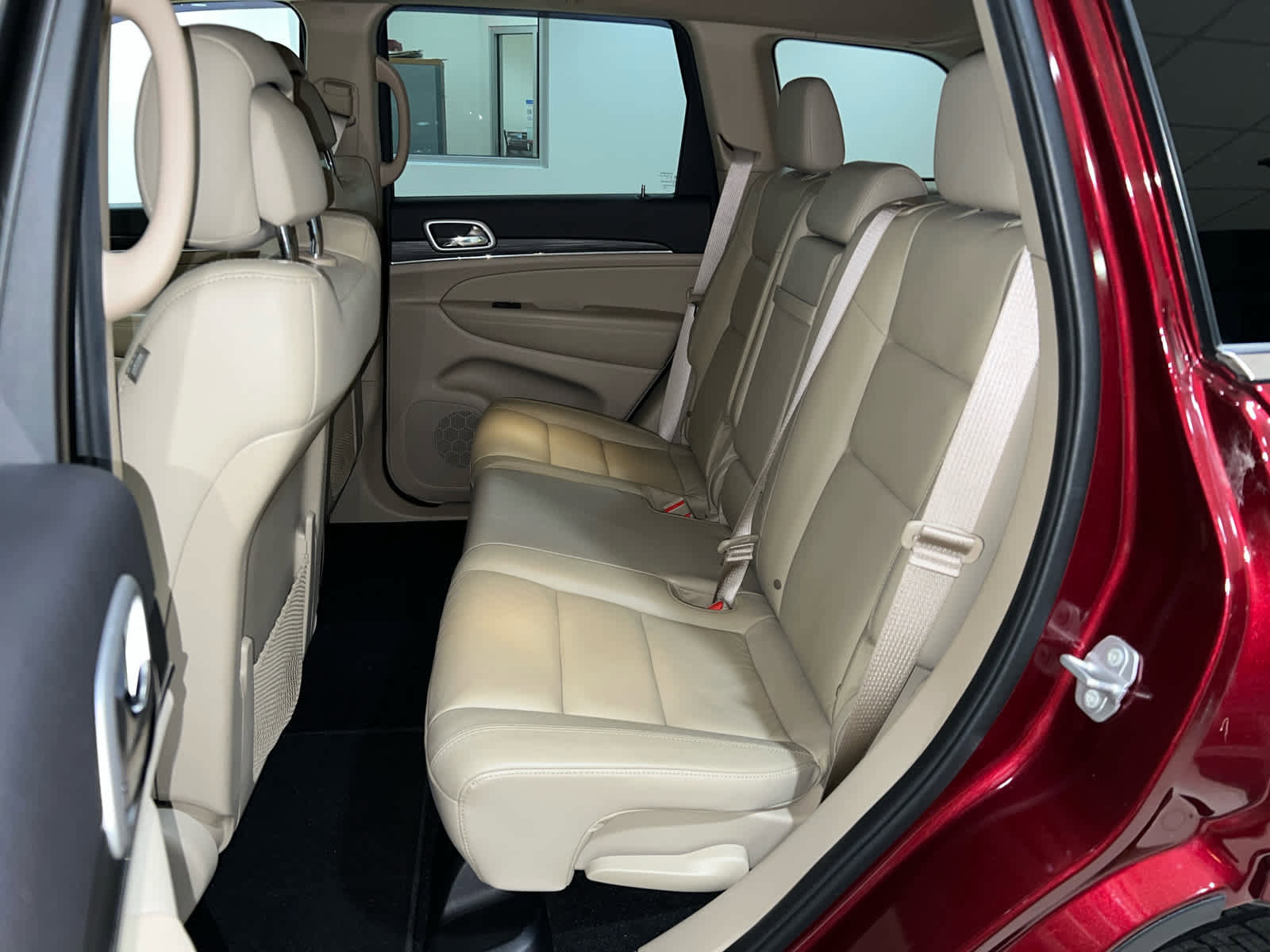 Used 2021 Jeep Grand Cherokee Limited AWD/4WD image 15
