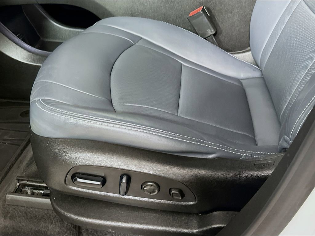 Used 2020 Buick Enclave Premium w/ Surround and Sites Package AWD/4WD image 9