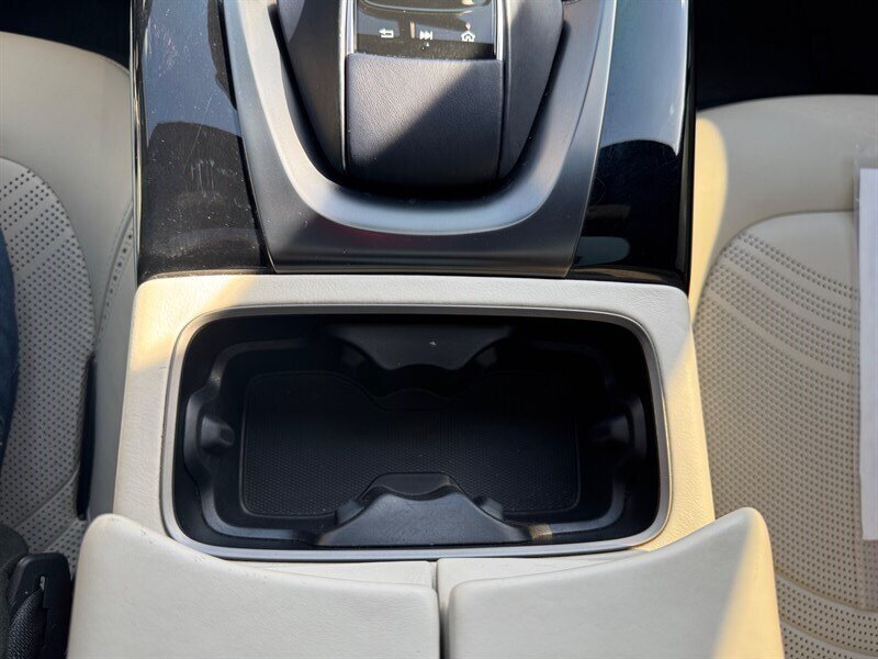 Used 2022 Aston Martin DBX AWD/4WD image 69