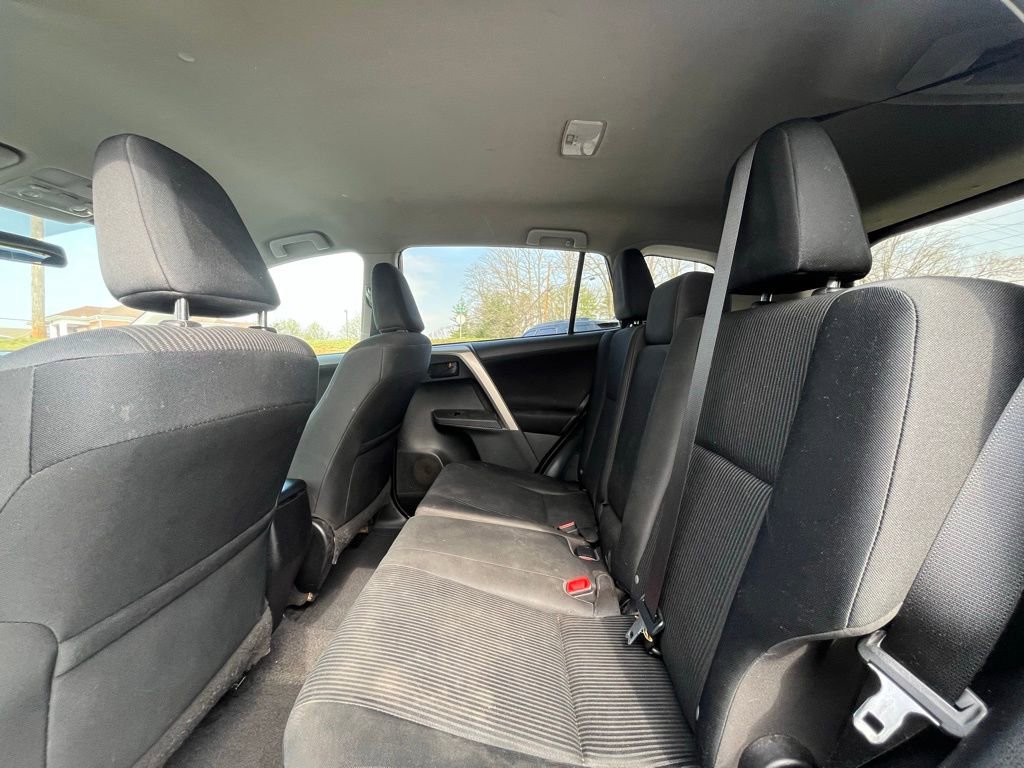 Used 2015 Toyota RAV4 LE AWD/4WD image 17
