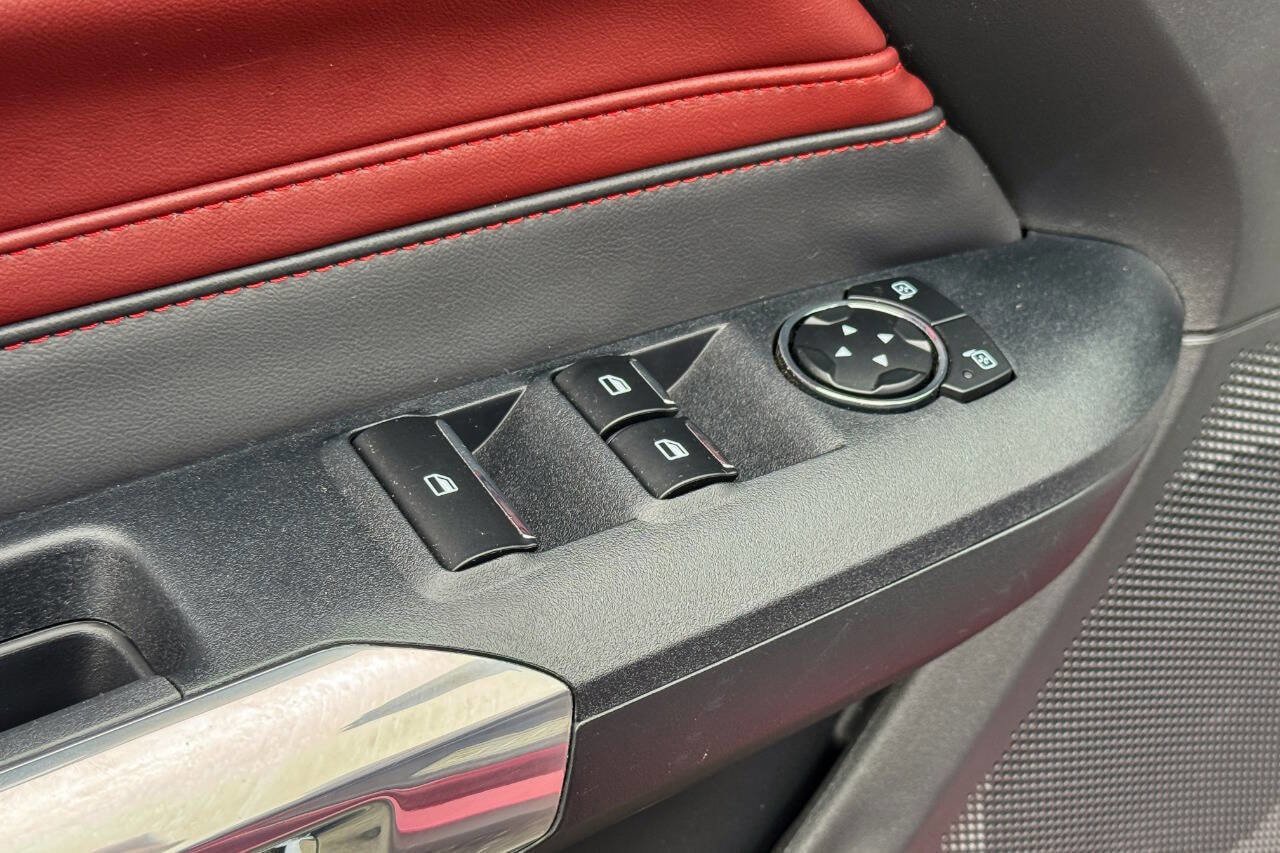 Used 2025 Ford Mustang GT Premium image 30
