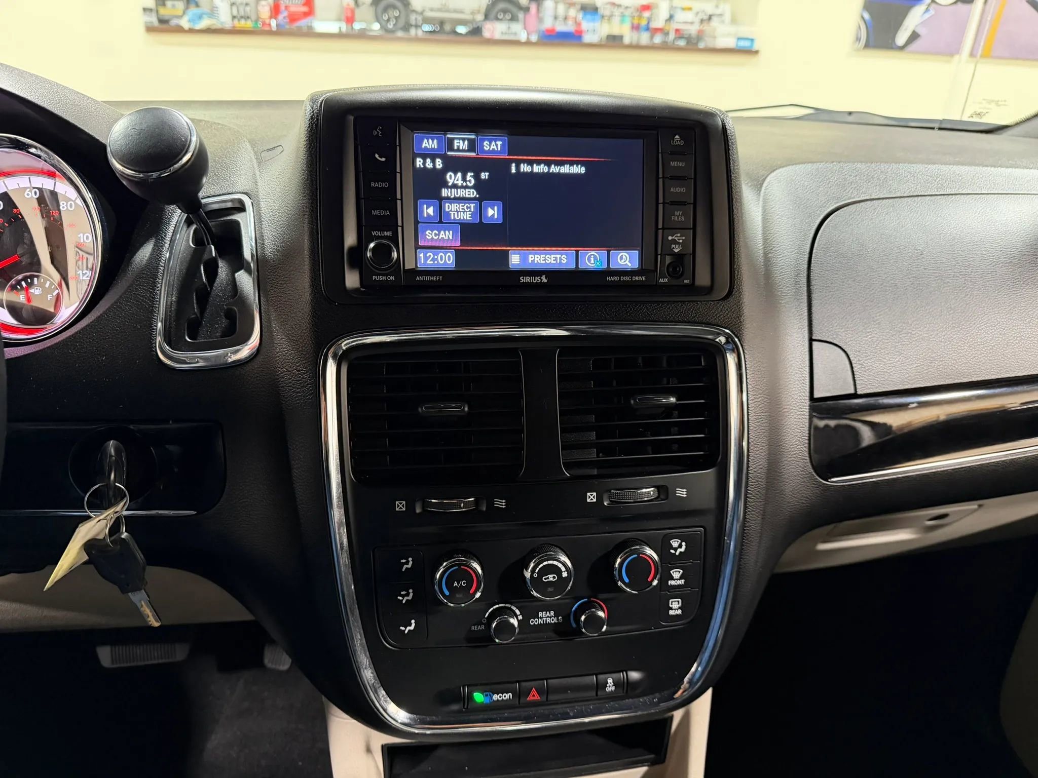 Used 2019 Dodge Grand Caravan SXT FWD image 47