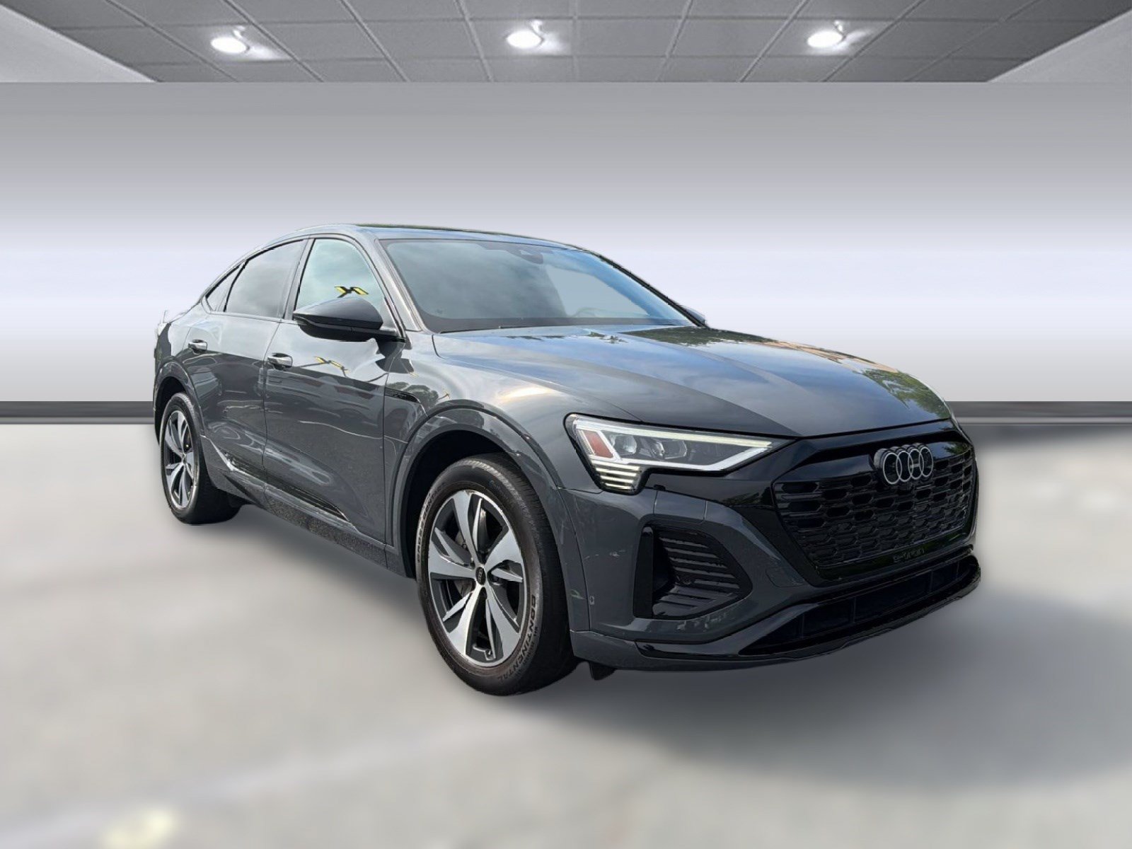 Used 2024 Audi Q8 e-tron Premium AWD/4WD image 7