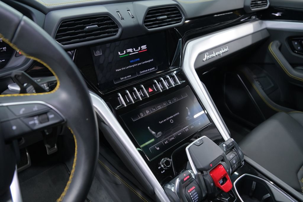 Used 2022 Lamborghini Urus image 26