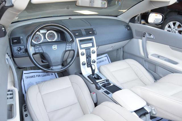 Used 2011 Volvo C70 T5 w/ Convenience Pkg image 18