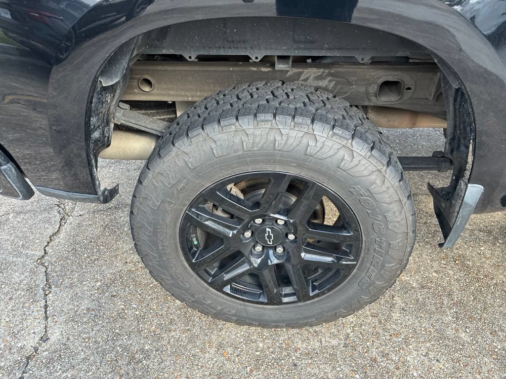 Used 2022 Chevrolet Silverado 1500 Custom Trail Boss w/ LPO, Dark Essentials Package AWD/4WD image 7