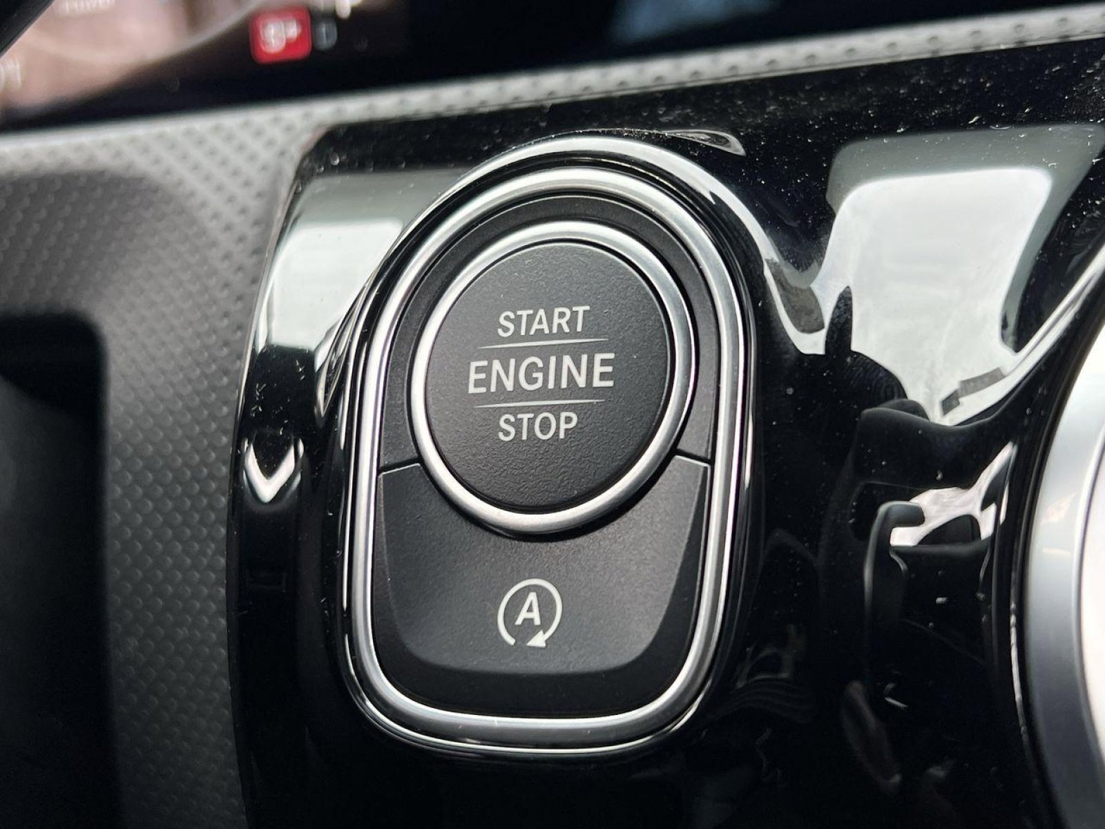 New 2025 Mercedes-Benz CLA 35 AMG 4MATIC image 33