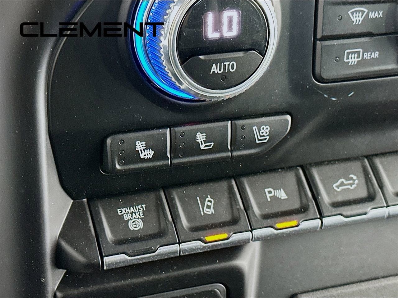 Used 2023 GMC Sierra 3500 AT4 w/ AT4 Preferred Package AWD/4WD image 23