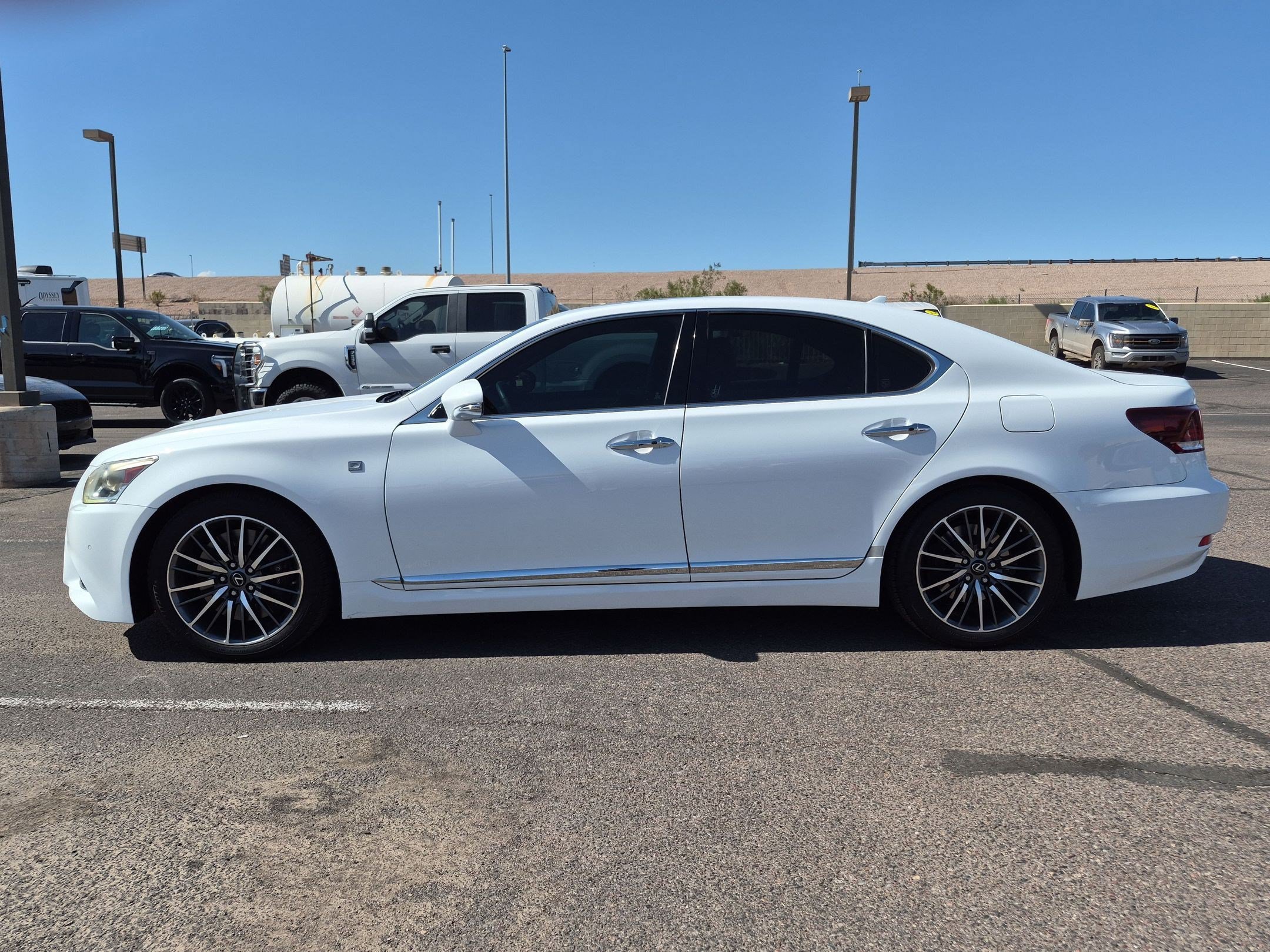 Used 2013 Lexus LS 460 w/ F-Sport Pkg RWD image 9