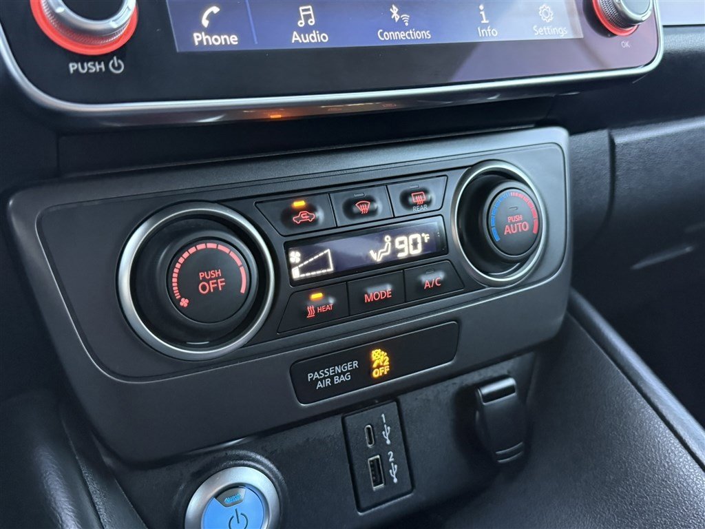 Used 2022 Nissan Leaf S image 31