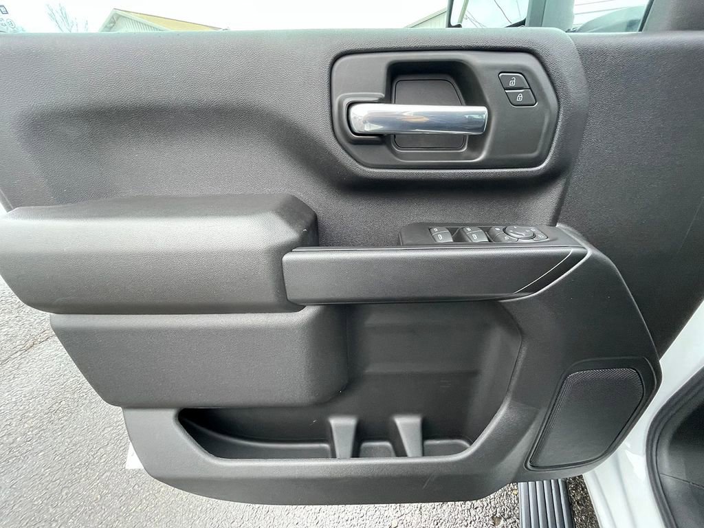 Used 2025 Chevrolet Silverado 2500 Custom w/ Custom Value Package image 21