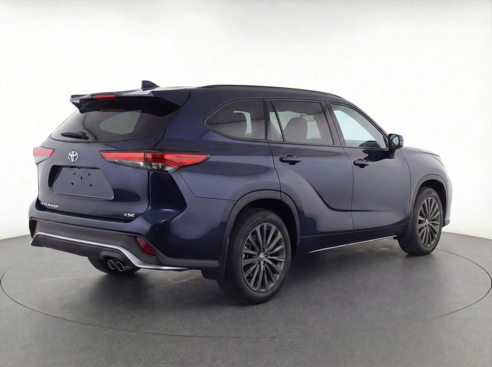 Used 2024 Toyota Highlander XSE FWD image 9