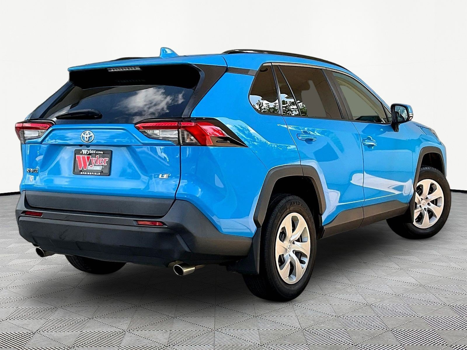 Used 2020 Toyota RAV4 LE w/ All Weather Liner Package FWD image 6