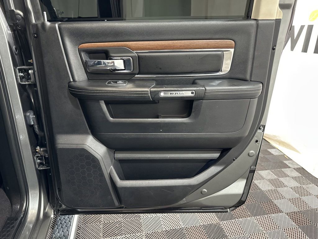 Used 2013 RAM 2500 Laramie w/ Convenience Group image 12