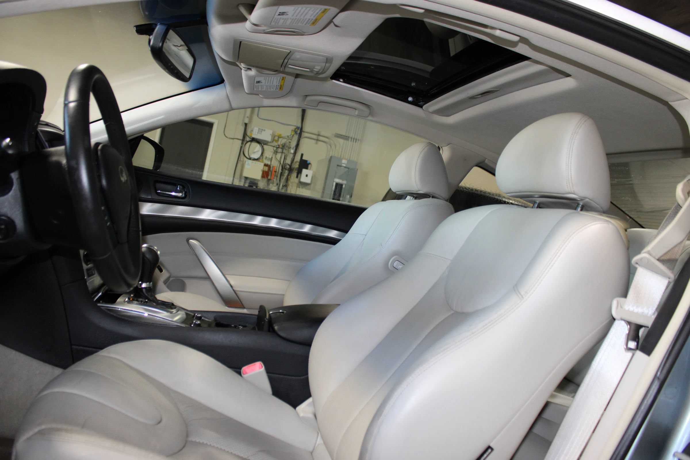 Used 2015 INFINITI Q60 Journey w/ Premium Package RWD image 21