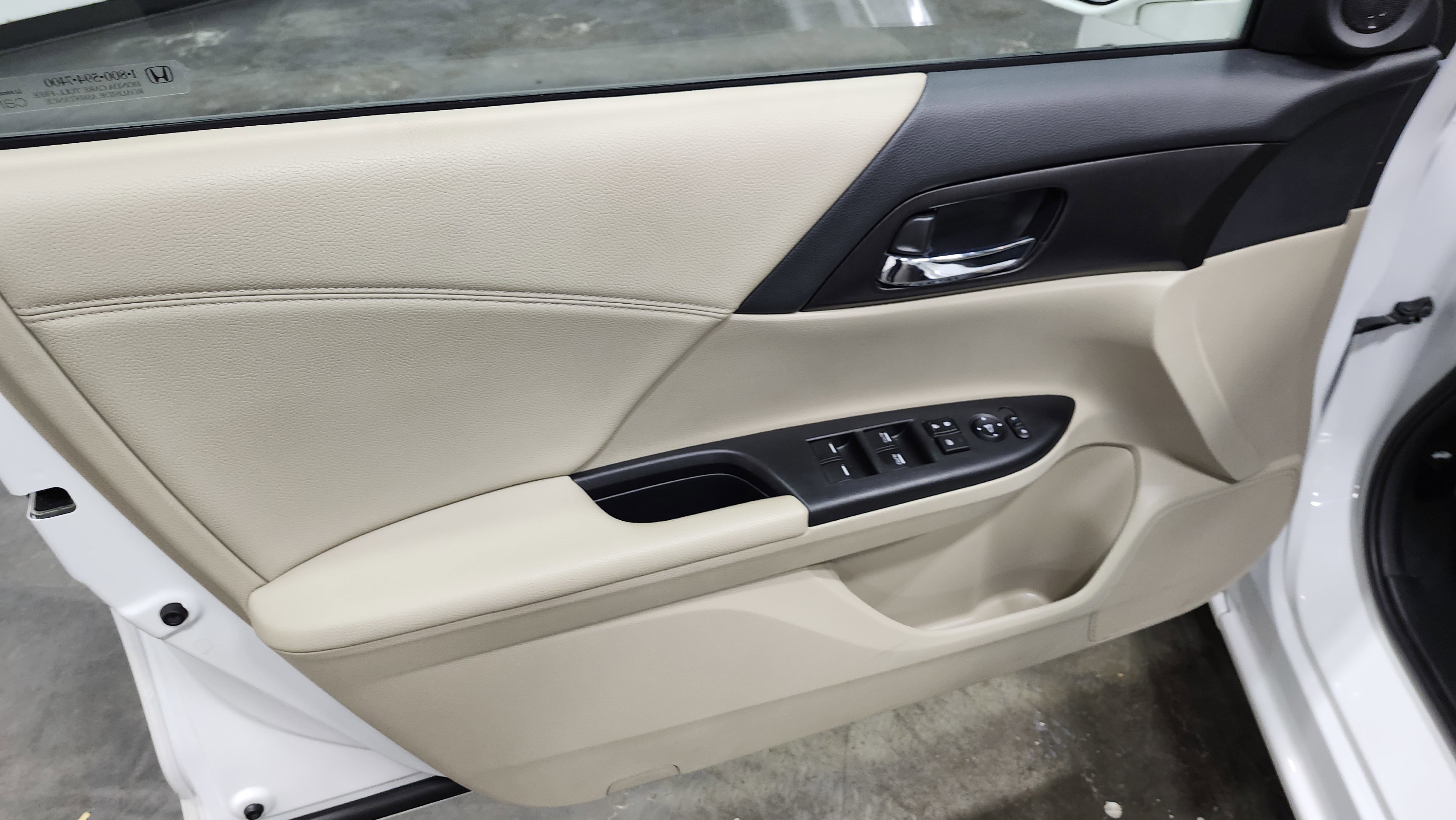 Used 2014 Honda Accord EX image 24