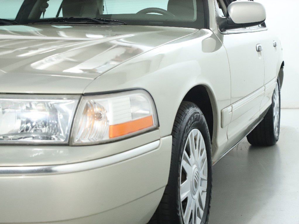 Used 2005 Mercury Grand Marquis GS image 3
