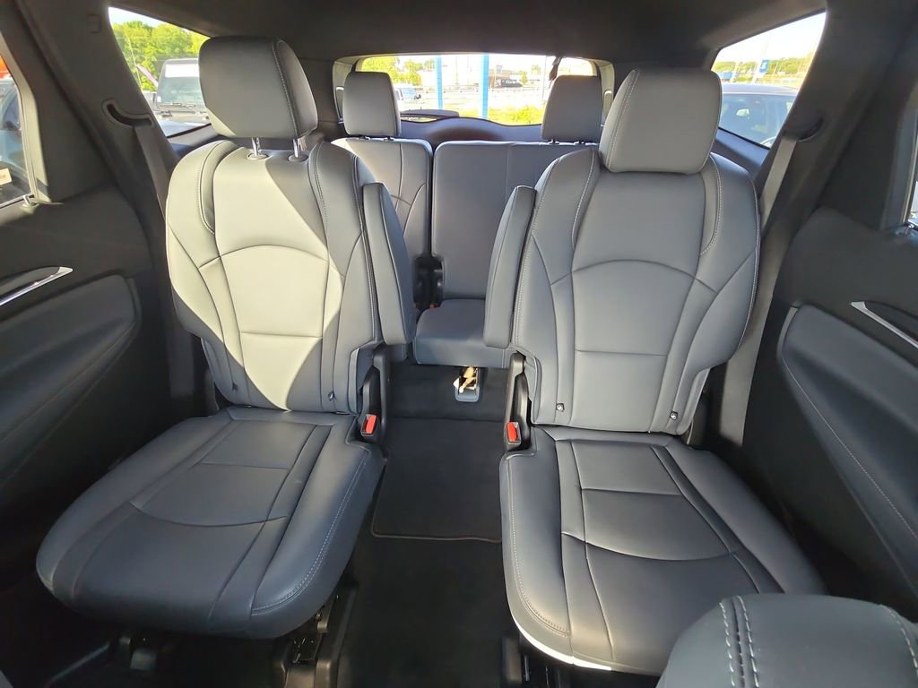 Used 2024 Buick Enclave Essence w/ Experience Buick Package AWD/4WD image 27