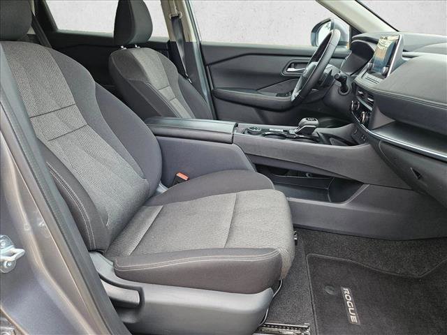 Used 2025 Nissan Rogue SV image 20
