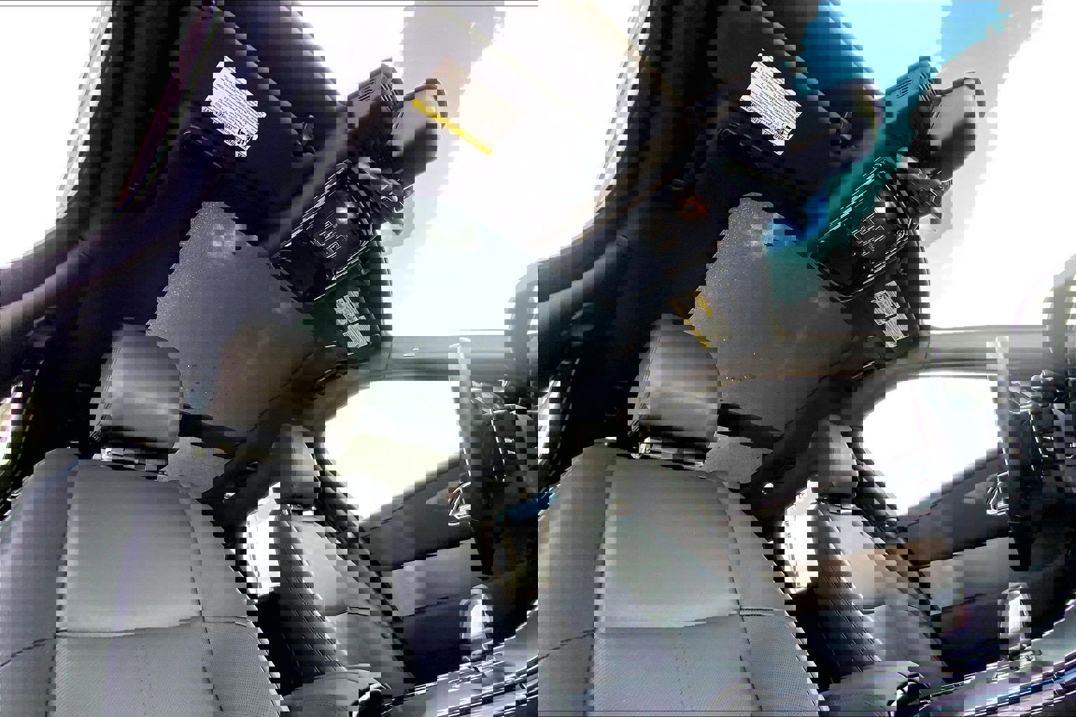 Used 2025 Land Rover Range Rover Velar Dynamic SE image 12