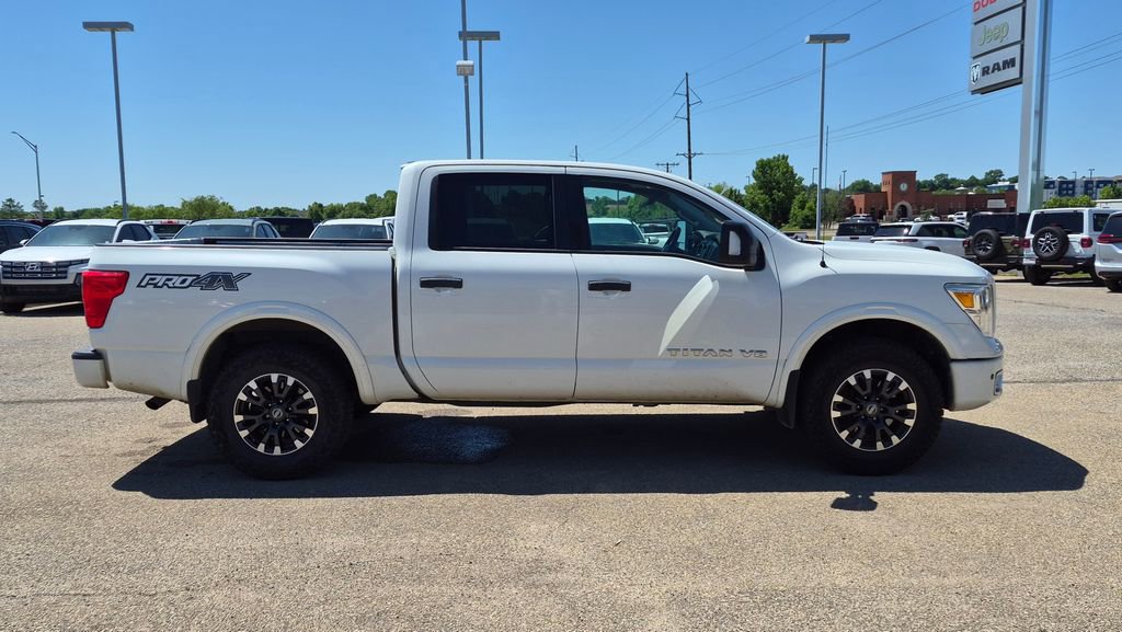 Used 2018 Nissan Titan PRO-4X w/ Pro-4x Convenience Package AWD/4WD image 2