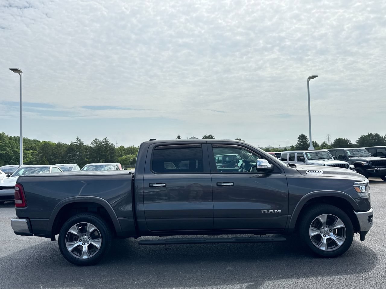 Used 2019 RAM 1500 Laramie AWD/4WD image 2
